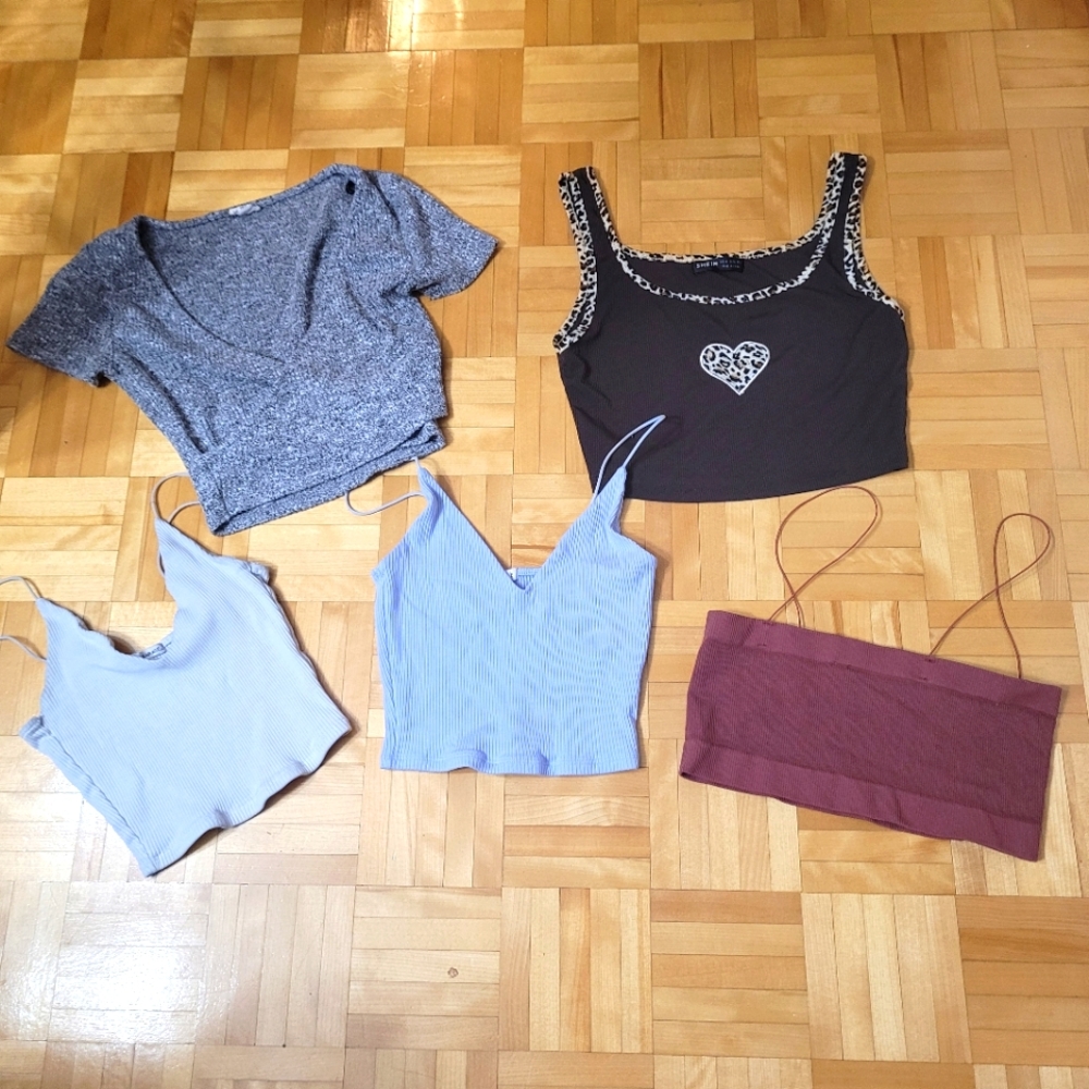 5 crop tops .